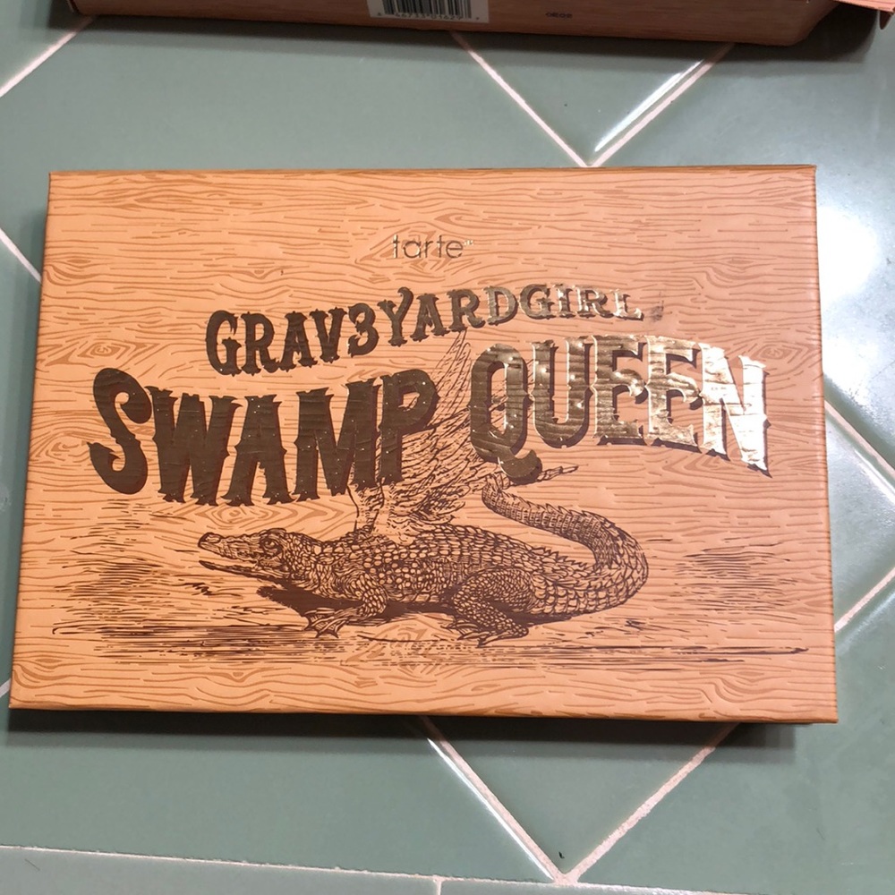 Tarte GRAV3YARDGIRL Swamp Queen Palette 😱